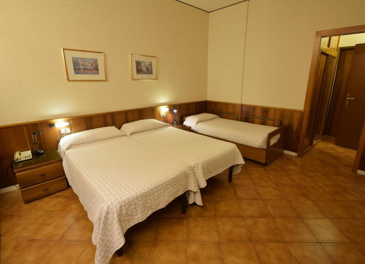 Quadruple Room,1084446679:JPEG