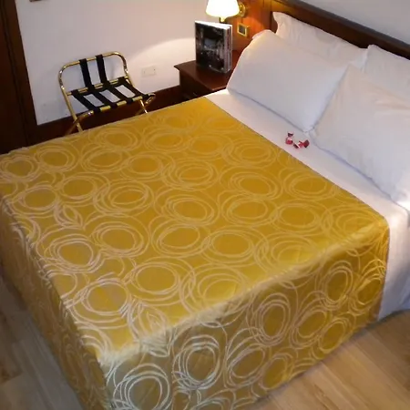 Hotel Aurora-2